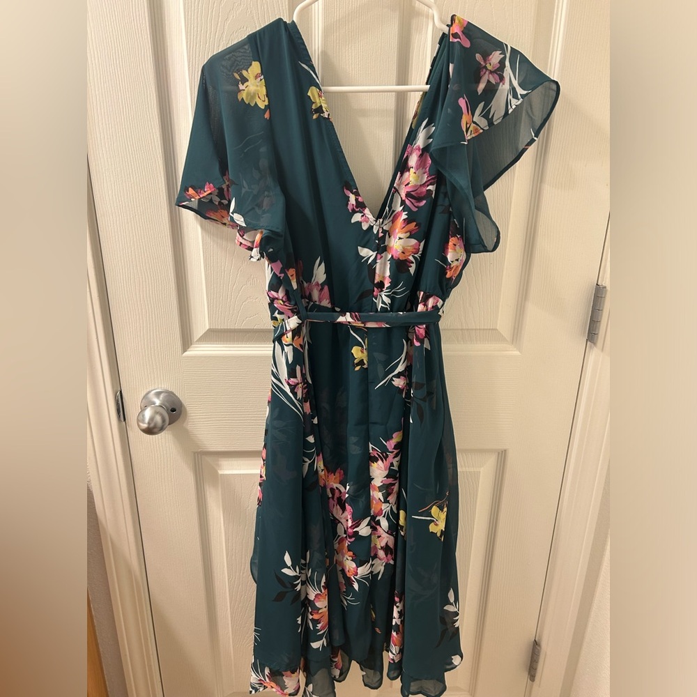 Torrid Green Floral Surplice Midi Dress - Picture 5 of 8